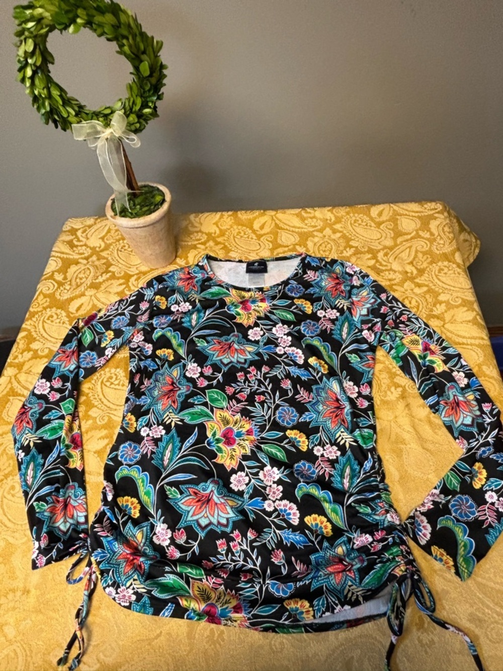 Caribbean Joe Black Floral Long-Sleeve Twist-Hem Swim Top - Picture 5 of 7